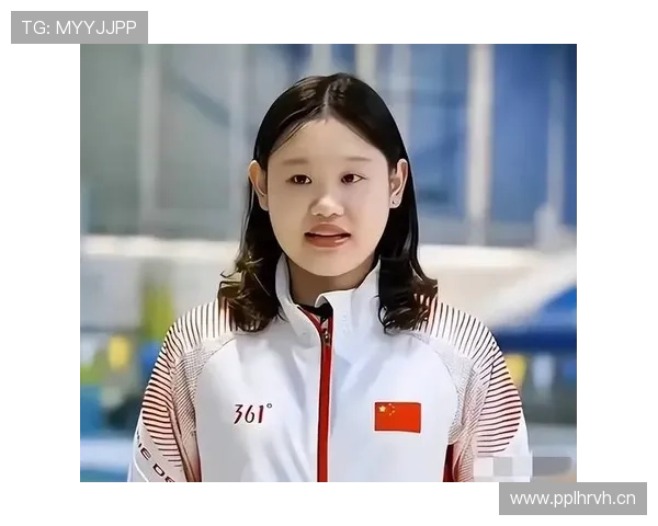 张家齐训练完顺手买了个包，我工资还没她零头多